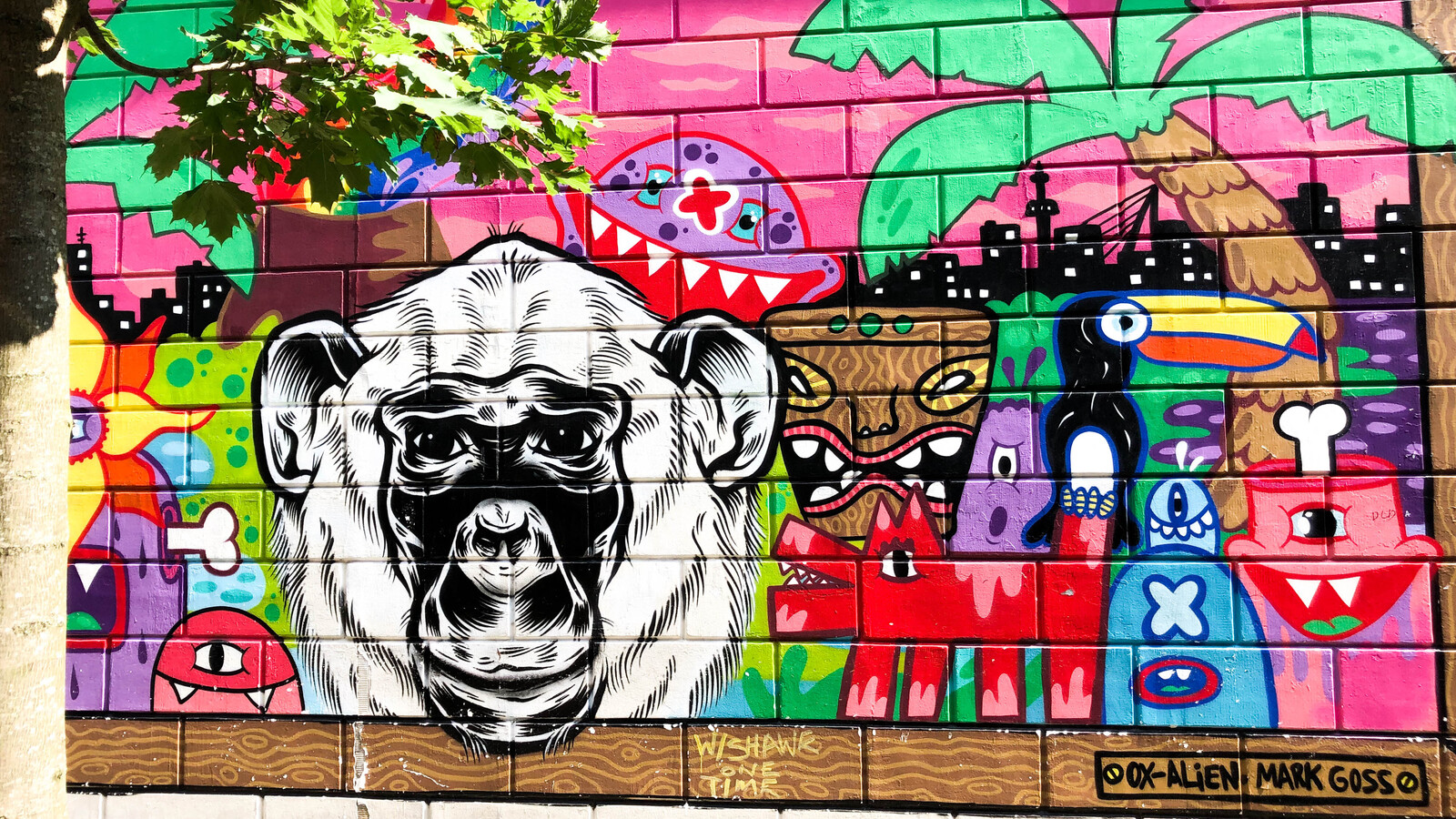 Kleurrijke street art aan de Witte de Withstraat, Rotterdam